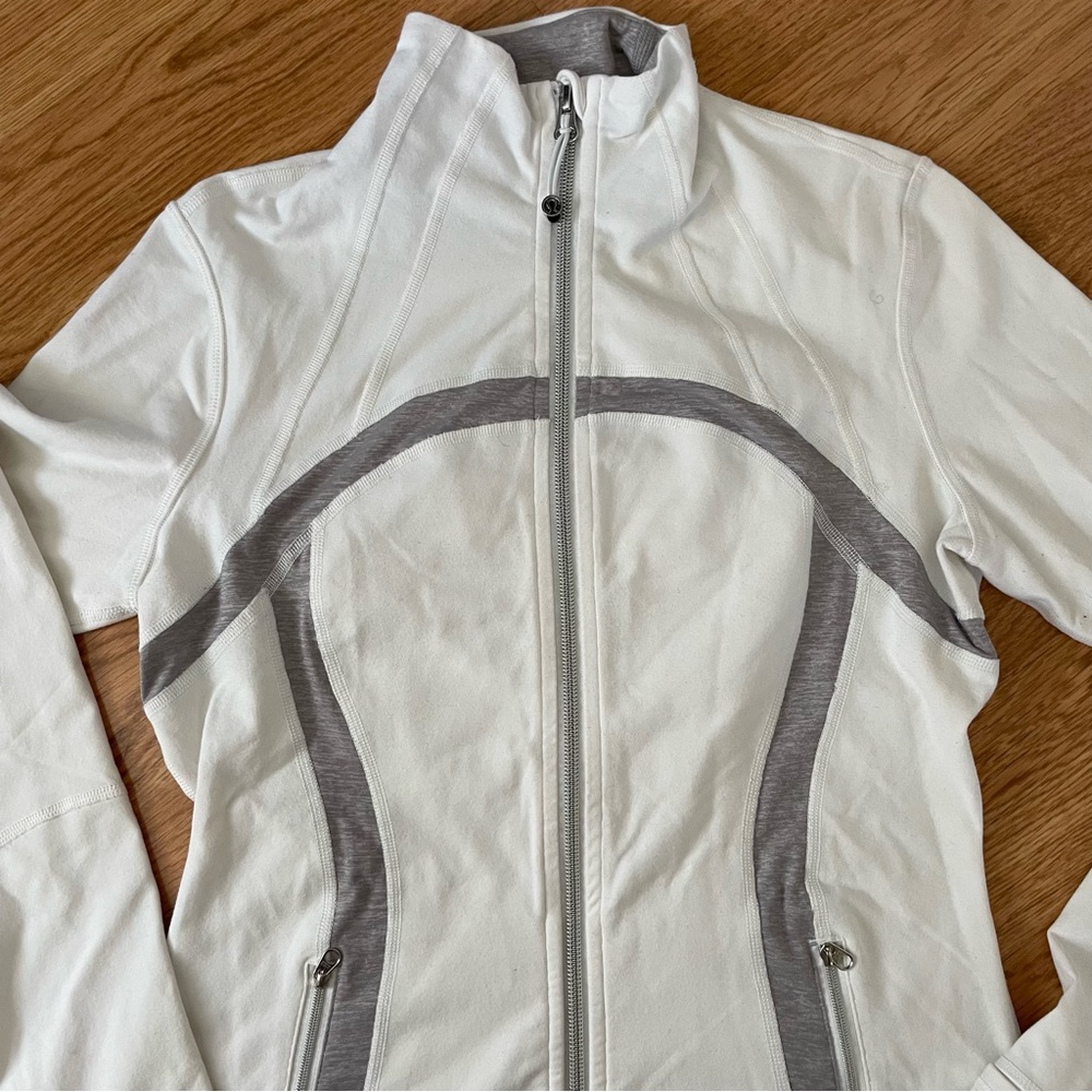 Lululemon White Grey Silver Define Jacket Size 8 - image 4